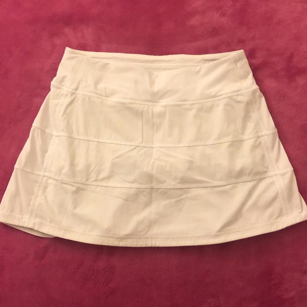 white lululemon tennis skirt